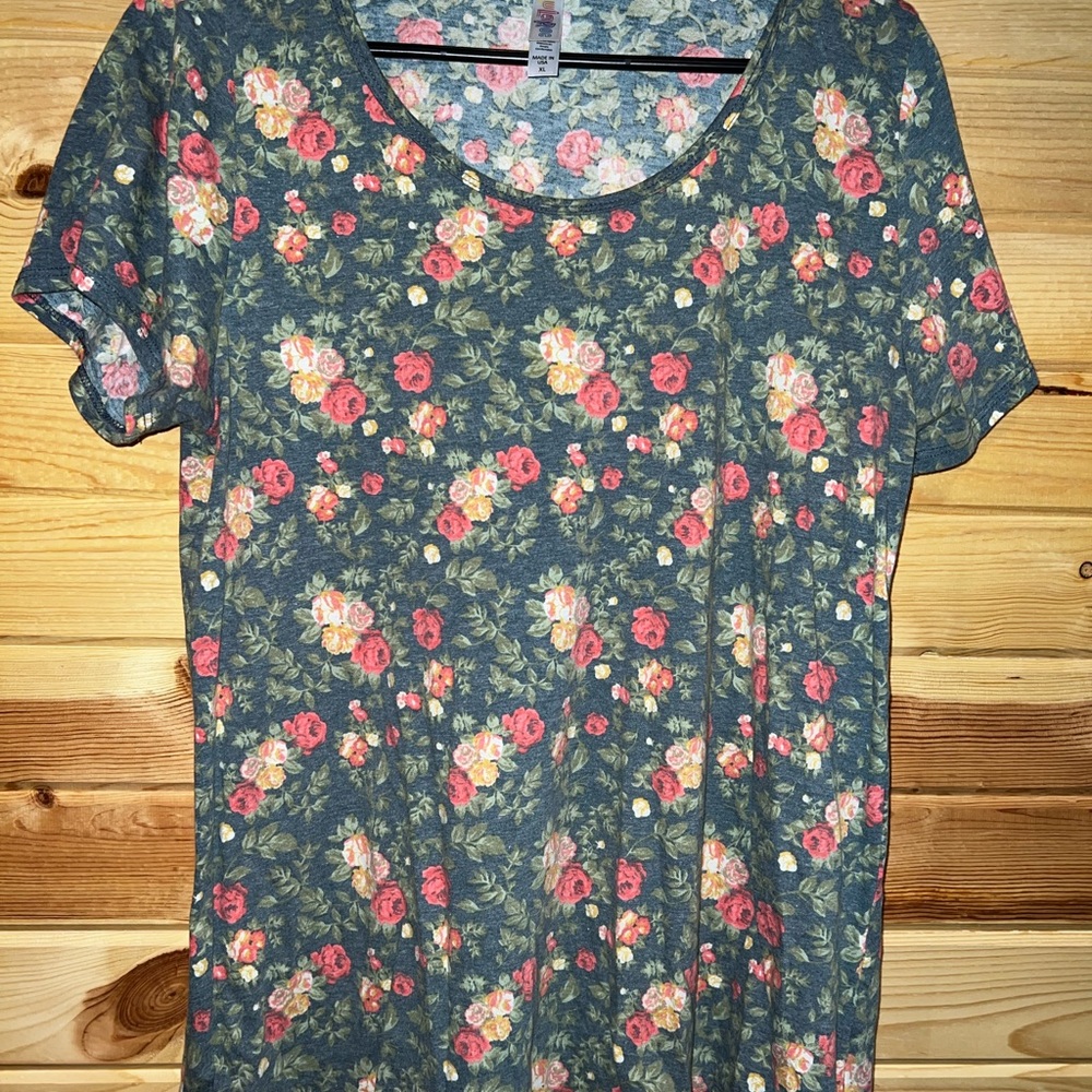 Lularoe Floral top